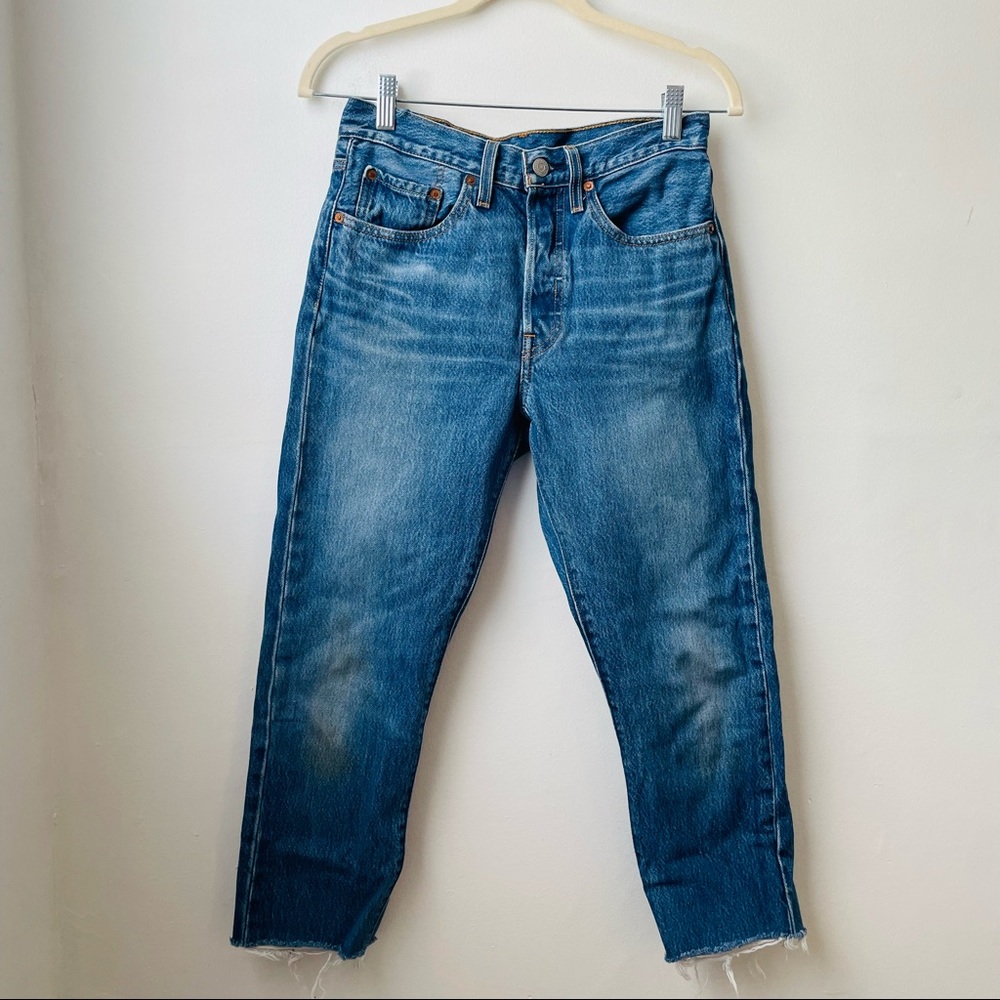 Levi’s 501 Wedgie Icon Straight Leg Button-Closure Cropped Jeans - Picture 2 of 7